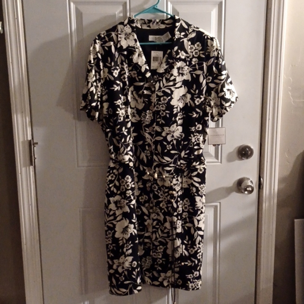Floral Black/White Linen Dress 18 NWT